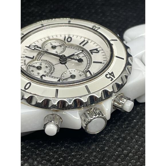Chanel J12 H1629 Wrist Watch for Unisex main image 6